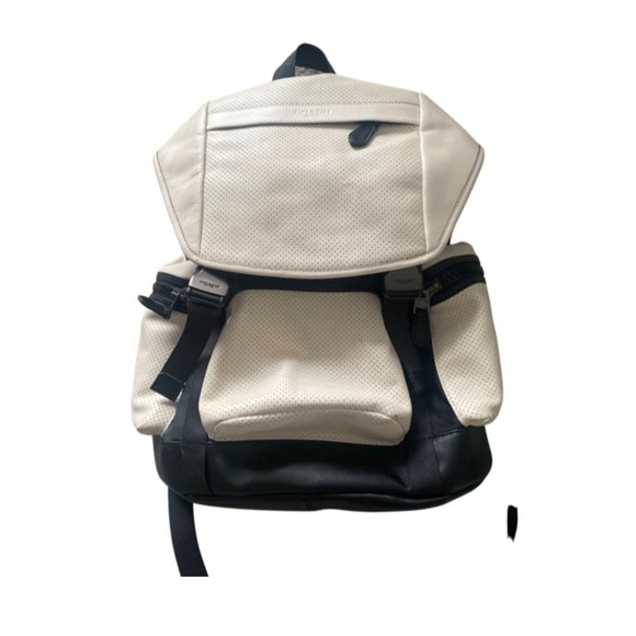 Coach Terrain backpack - Authentic. Pre owned like new - Picture 6 of 8